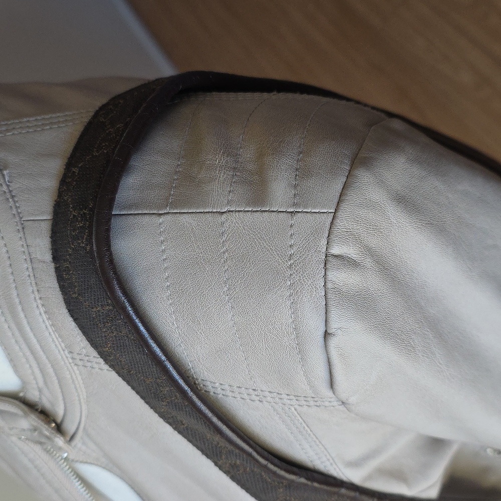 Gucci Messenger Bag - Picture 4 of 10